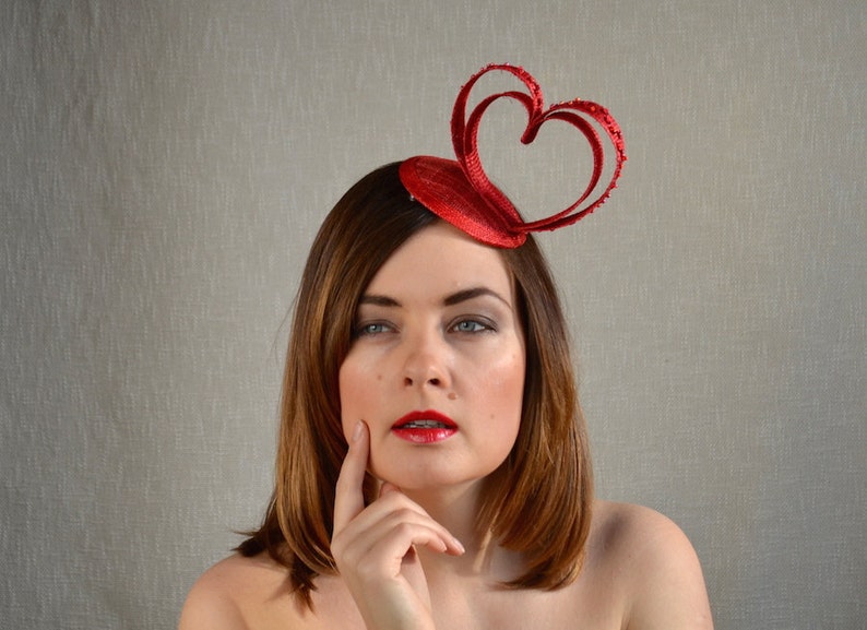 Fascinator cuore rosso cremisi Cappello da cocktail rosso San Valentino Cappello da sposa Fascinator crema immagine 2
