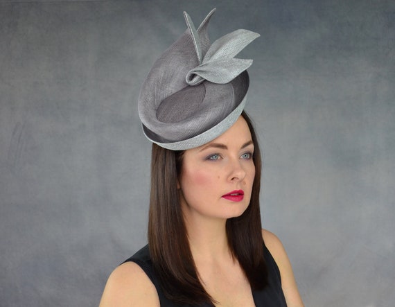 Elegant gray Fascinator Elegant Grey Wedding Hat for Woman With Feathers, Feathers  main image 3
