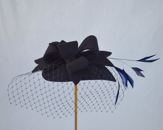Navy Felt Fascinator With Bows and Birdcage Veil - Navy  display picture 1
