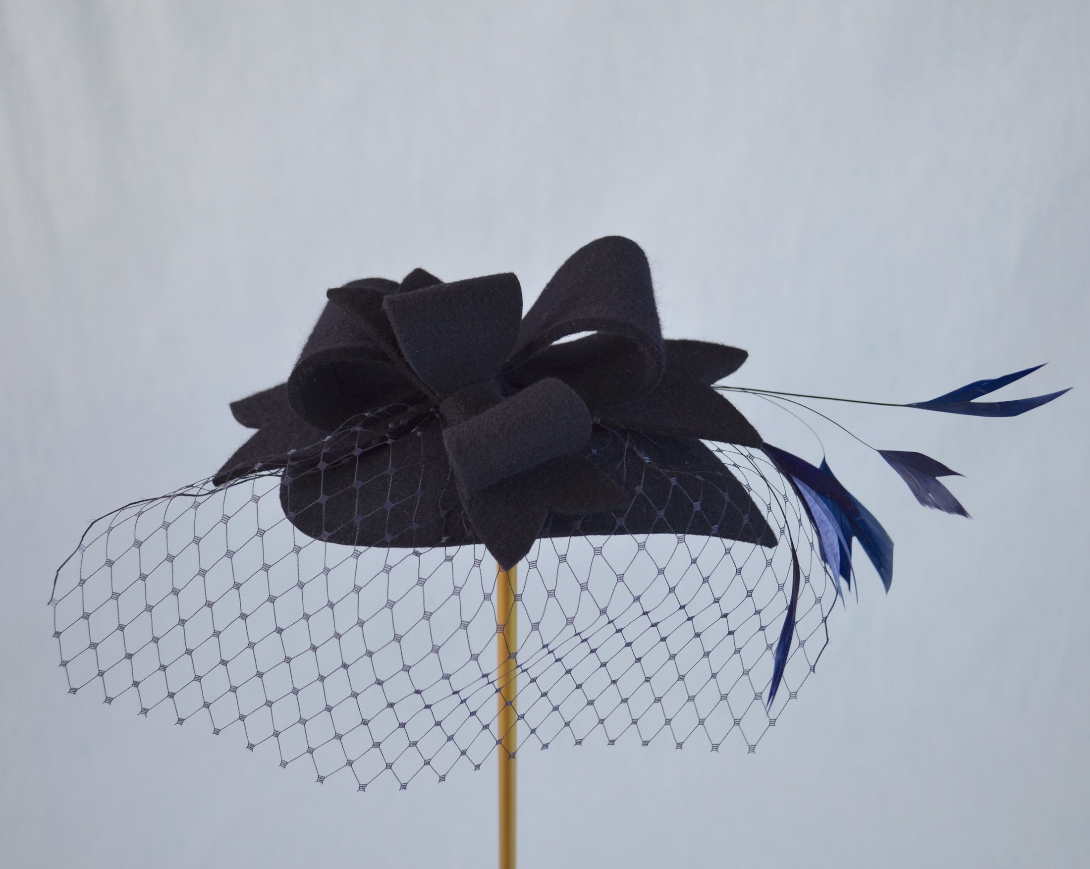 Navy Felt Fascinator With Bows and Birdcage Veil - Navy 
