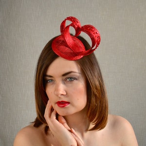 Fascinator cuore rosso cremisi Cappello da cocktail rosso San Valentino Cappello da sposa Fascinator crema immagine 3