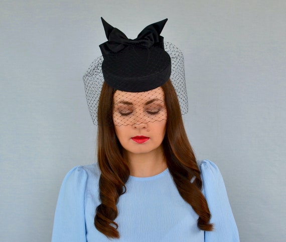 Black Silk Pillbox Hat With Birdcage Veil - Black Pillbox  display picture 2