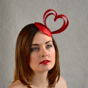 Fascinator cuore rosso cremisi Cappello da cocktail rosso San Valentino Cappello da sposa Fascinator crema immagine 4