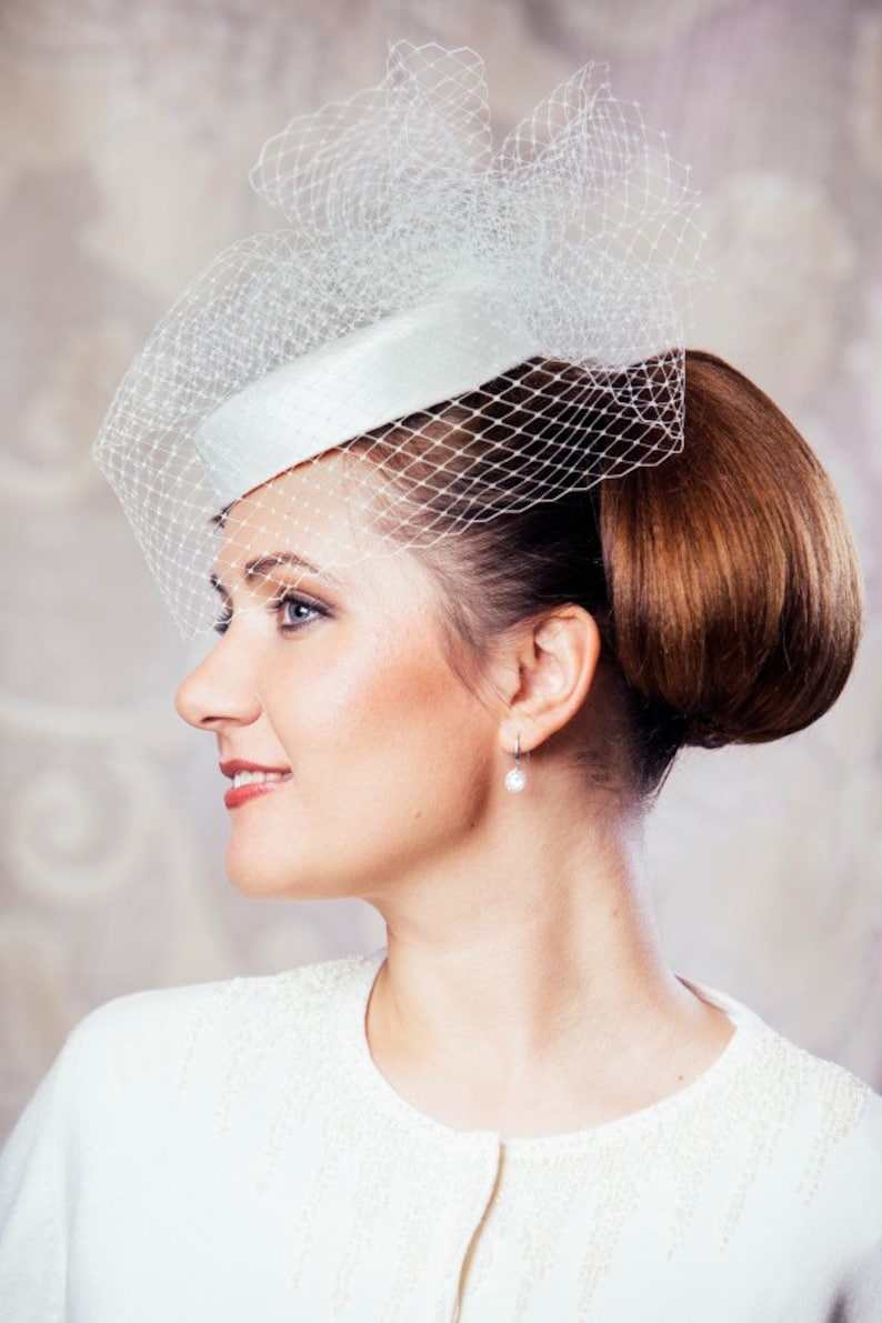 Ivory Bridal Pillbox Hat With Birdcage Veil Bridal Hat Etsy Sweden