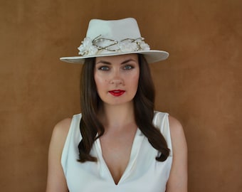 Chapeau Fedora de mariée avec couronne amovible de fleurs en soie faites à la main - Chapeau Fedora de mariée fait à la main - Chapeau Fedora exclusif - Chapeau Fedora de mariée