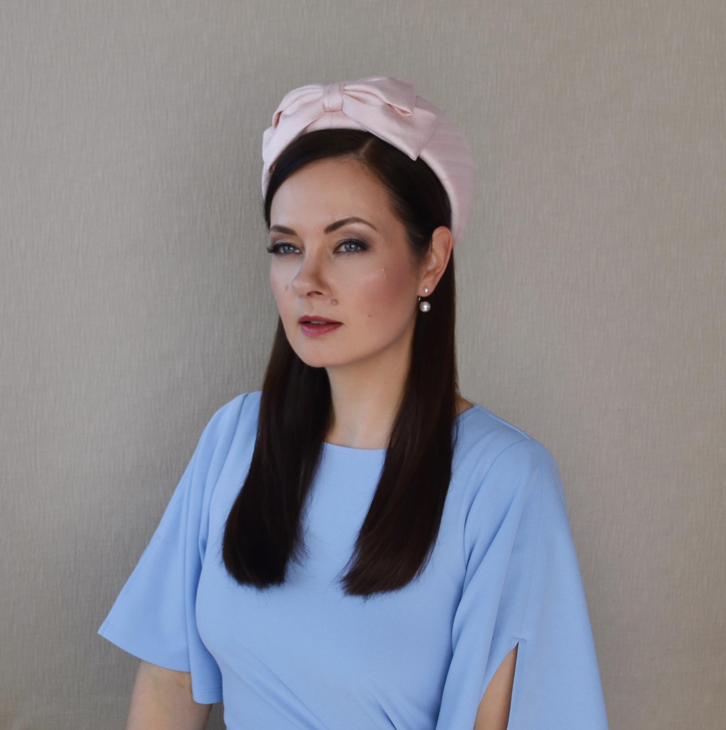 Mr Hi’s Classic  Ladies Pillbox Hat Rhinestone Church Wedding Pink 57.5 cm Silk Pillbox Hat With Bow - ROSALYNN – Pink Pillbox Hat  main image 2