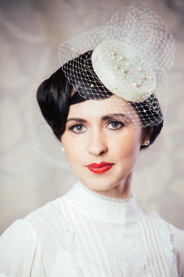 Ivory Bridal Pillbox Hat With Birdcage Veil - Birdcage Veil  display picture 2