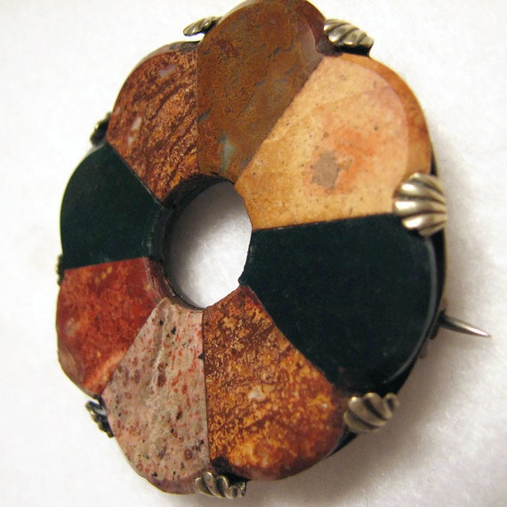 VICTORIAN SCOTTISH PEBBLE Brooch c.1860-70 -- Gor… - image 2