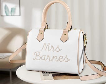 Bolsa personalizada "Sra.", Bolsa de noiva para casamento, Bolsa com efeito pérola, Bolsa de ombro personalizada com sobrenome, Presente de noivado para ela, Bolsa de mão para noiva