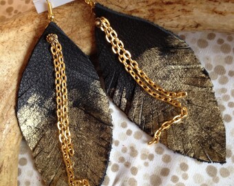 Painted Leather feather earrings in black leather with gold chains