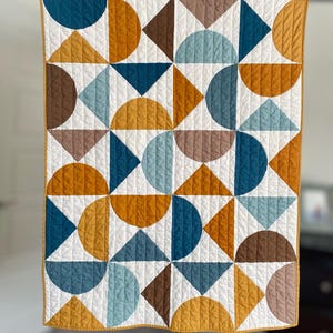 Baby toddler quilt, Minimalist baby blanket, geometric quilt, play mat, gift for new mom, lap quilt, midcentury modern