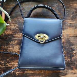 Vintage Navy crossbody/shoulder bag with gold clasps