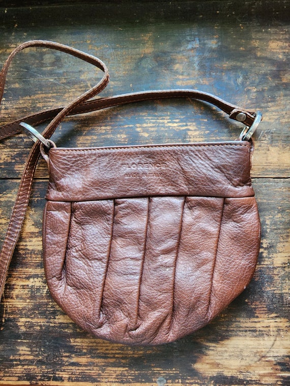 Louis Vuitton Saintonge crossbody bag Beige Dark brown Leather Cloth  ref.623826 - Joli Closet