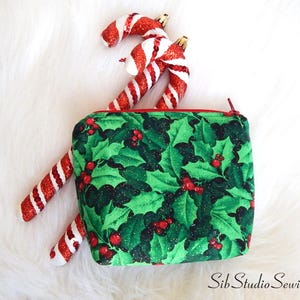 Holly Berry Makeup Bag, Wipeable Interior, 6.5 x 5 x 2 inches, Zipper Closure image 6