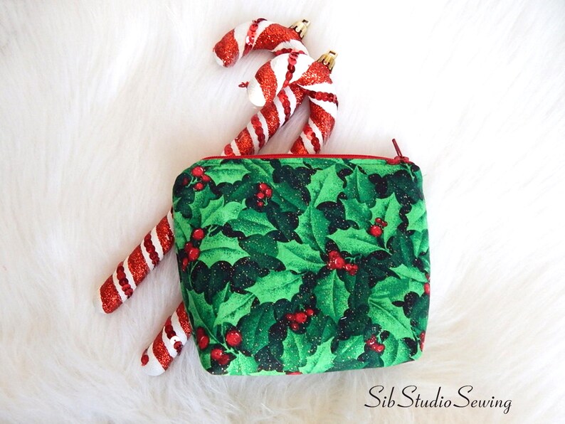 Holly Berry Makeup Bag, Wipeable Interior, 6.5 x 5 x 2 inches, Zipper Closure image 6