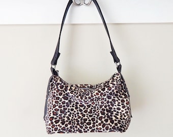 Bolso de hombro de piel sintética con estampado de guepardo: bolso estilo hobo, 25,4 x 19 x 15,2 cm, cierre de cremallera.