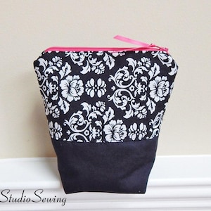 Damask Makeup Bag: Padded Tall Cosmetic Bag with Zipper, 6.5 x 4 x 3.25 inches