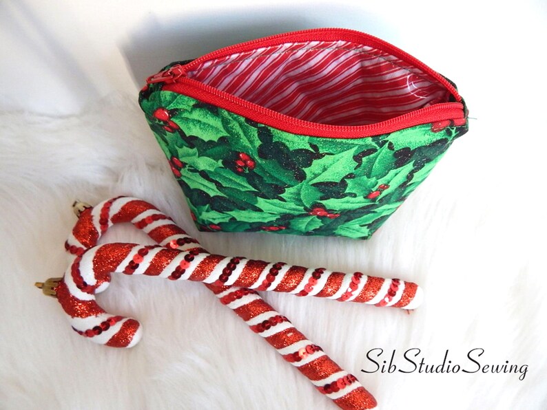 Holly Berry Makeup Bag, Wipeable Interior, 6.5 x 5 x 2 inches, Zipper Closure image 3