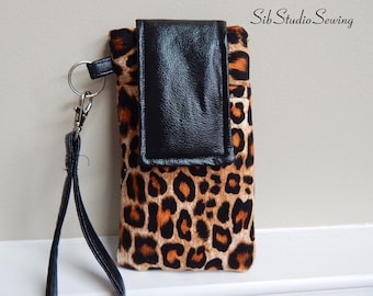 Cheetah Leather Wristlet, Fits iPhone 15, 14, Galaxy S24, S23, Smartphones up to 6.5" x 3.25", Key Ring, Pocket, Faux Leather, Cheetah Purse