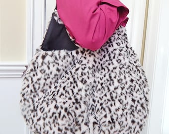 Bolso bandolera de piel sintética con estampado de guepardo rosa y negro: 45,7 x 30,5 x 10,2 cm, cierre magnético, bolsillos interiores.