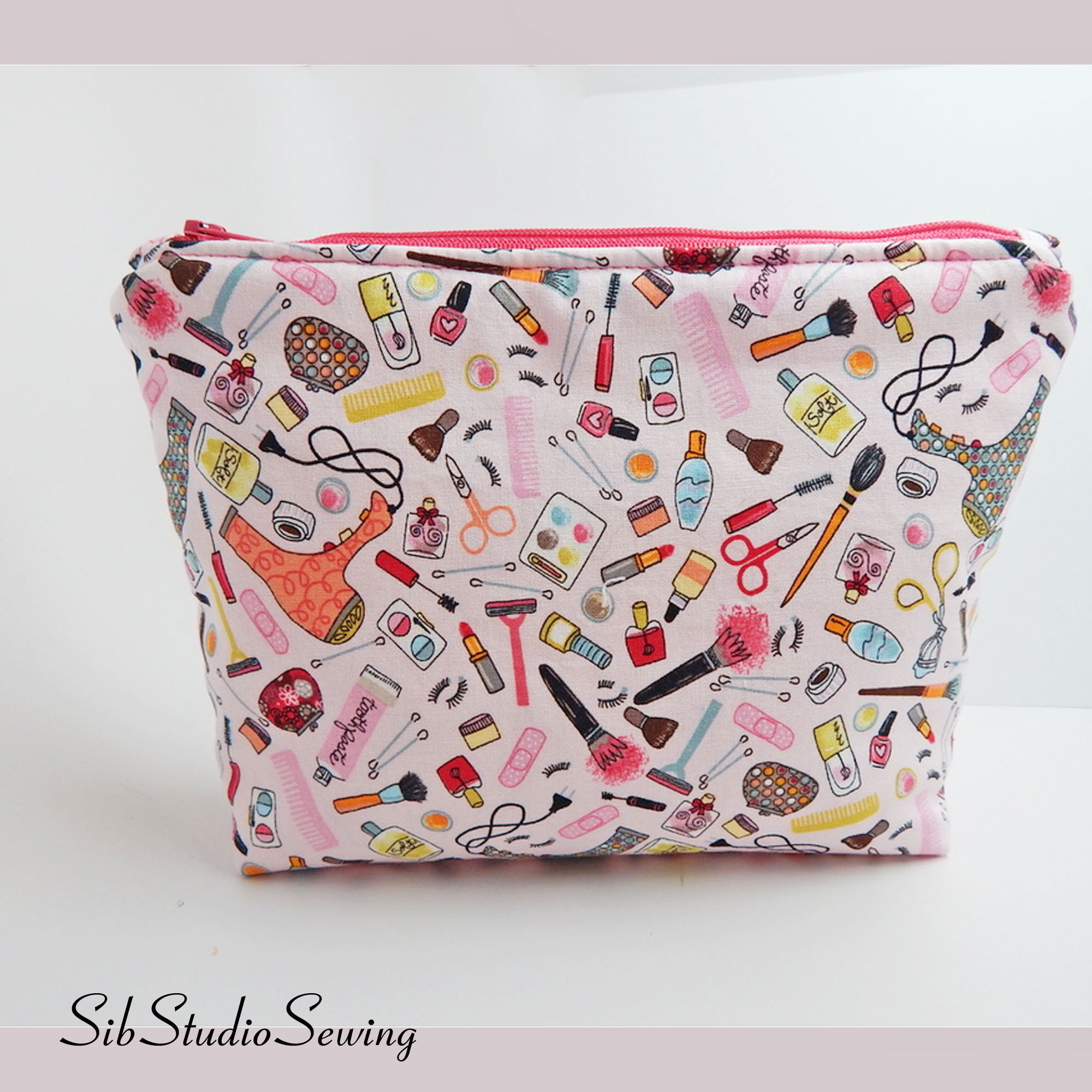 ピンクのメイクアップコスメティックバッグ：拭き取り可能なビニール