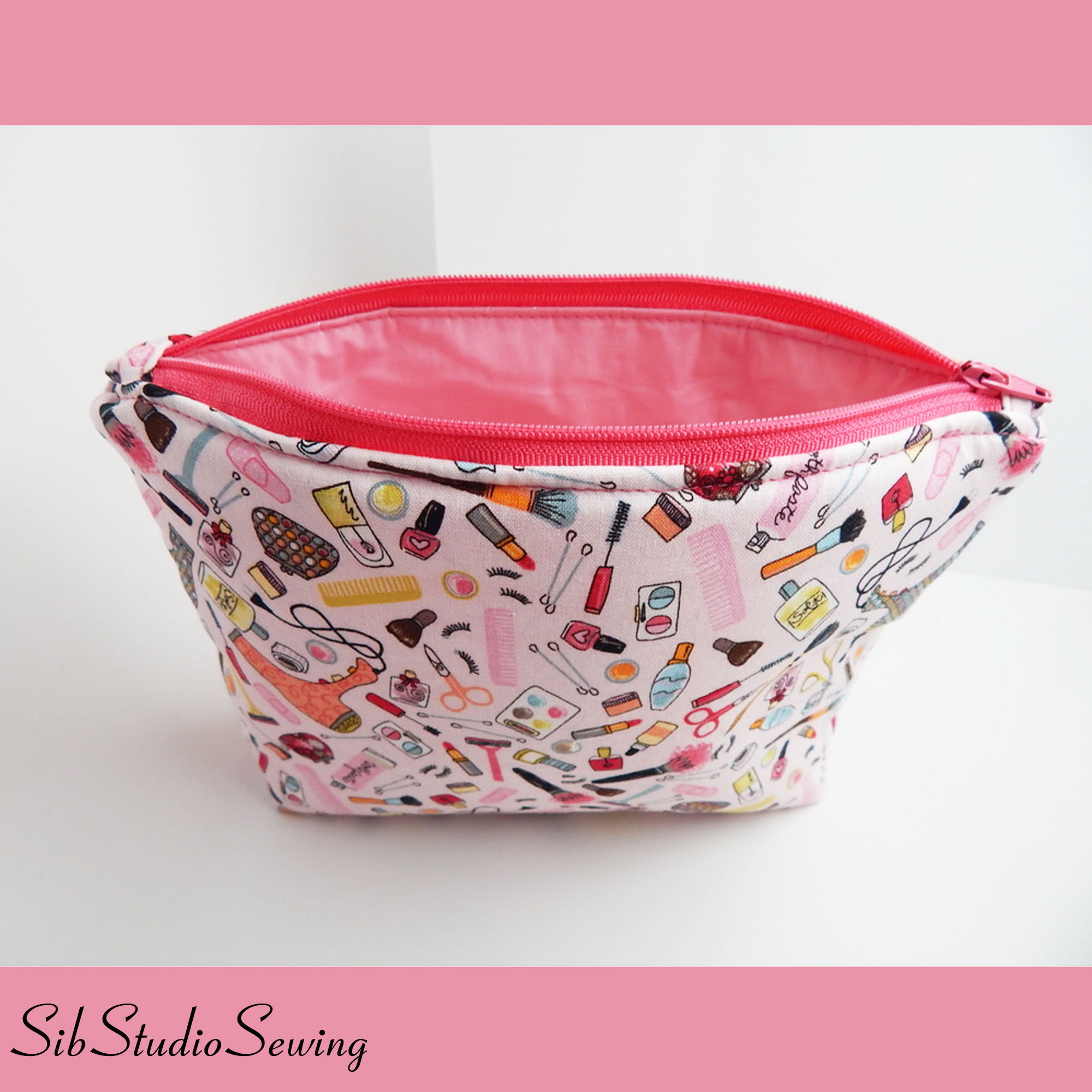 ピンクのメイクアップコスメティックバッグ：拭き取り可能なビニール