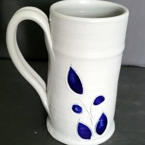 Williamsburg Pottery Colonial Blue Flowers Handmade Salt Glaze 10 oz Mug /Stein