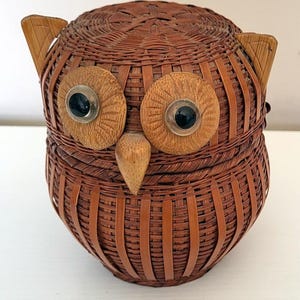 1970s Wicker Owl Basket - Zhejiang Handicrafts Trinket Box Jewelry