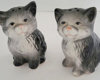 Vintage 3" Tall Cute Black And White Fat Cats Salt & Pepper Shakers