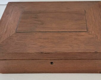 Vintage 1950's Veneered Wooden Box 11" wide x 7 3/4" Deep x 3 1/2" Tall