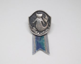 Mercat Brooch