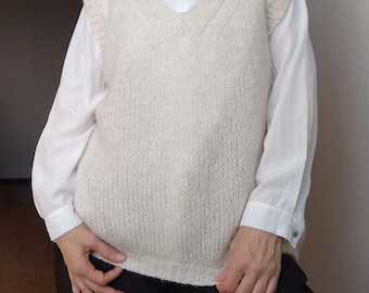 Elfenbeinfarbene Strickweste, flauschige Mohairweste, Strickweste mit V-Ausschnitt, ärmelloser Pullover, Weste zum Kombinieren