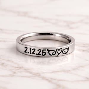 Anillo conmemorativo personalizado, plata, oro, oro rosa, alas de ángel, fecha, joyería para aborto espontáneo, pérdida de un bebé, pérdida del embarazo, antideslustre. imagen 1