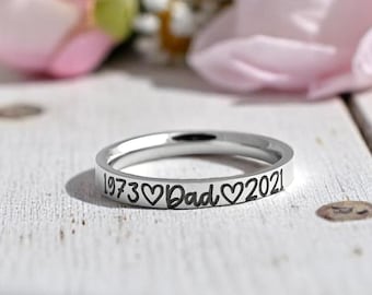 Herdenkingsring, gepersonaliseerde naam en datum, sierlijke ring, stapelring, verlies van geliefde, hypoallergeen, anti-aanslag, gemaakt in de VS