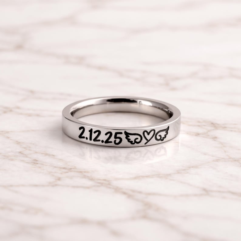Anillo conmemorativo personalizado, plata, oro, oro rosa, alas de ángel, fecha, joyería para aborto espontáneo, pérdida de un bebé, pérdida del embarazo, antideslustre. imagen 1