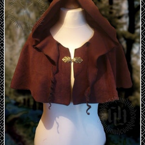 Fleece Tendril Capelet with pixie hood and clasp, Gugel hood, Renaissance, LARP, Medieval, Elven, Woodland, Pixie image 3