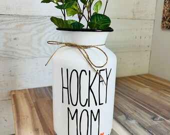 Hockey Mom gift - Personalized vase - Mother’s Day gift - Hockey Team Manager gift - sport gift - new home gift - neighbor gift -
