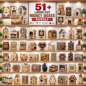 Op de afbeelding: Een verzameling van meer dan 51 lasergesneden houten spaarpotten op planken. De items hebben diverse vormen, waaronder huizen, dieren, voertuigen en geometrische ontwerpen. Een centraal bord vermeldt 51+ LASER CUT MONEY BOXES BUNDLE.