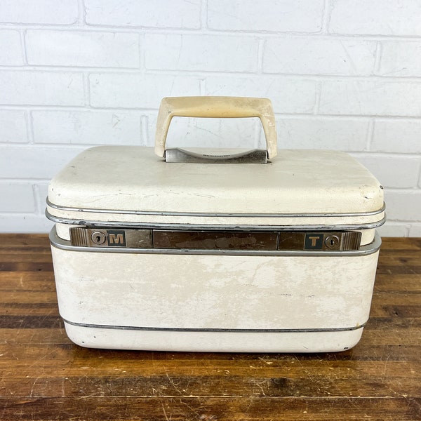 Distressed Vintage Samsonite Train Case Beige Off White Ivory Train Case Ready to Repurpose Travel Makeup Case Suitcase Carry On Box Bag