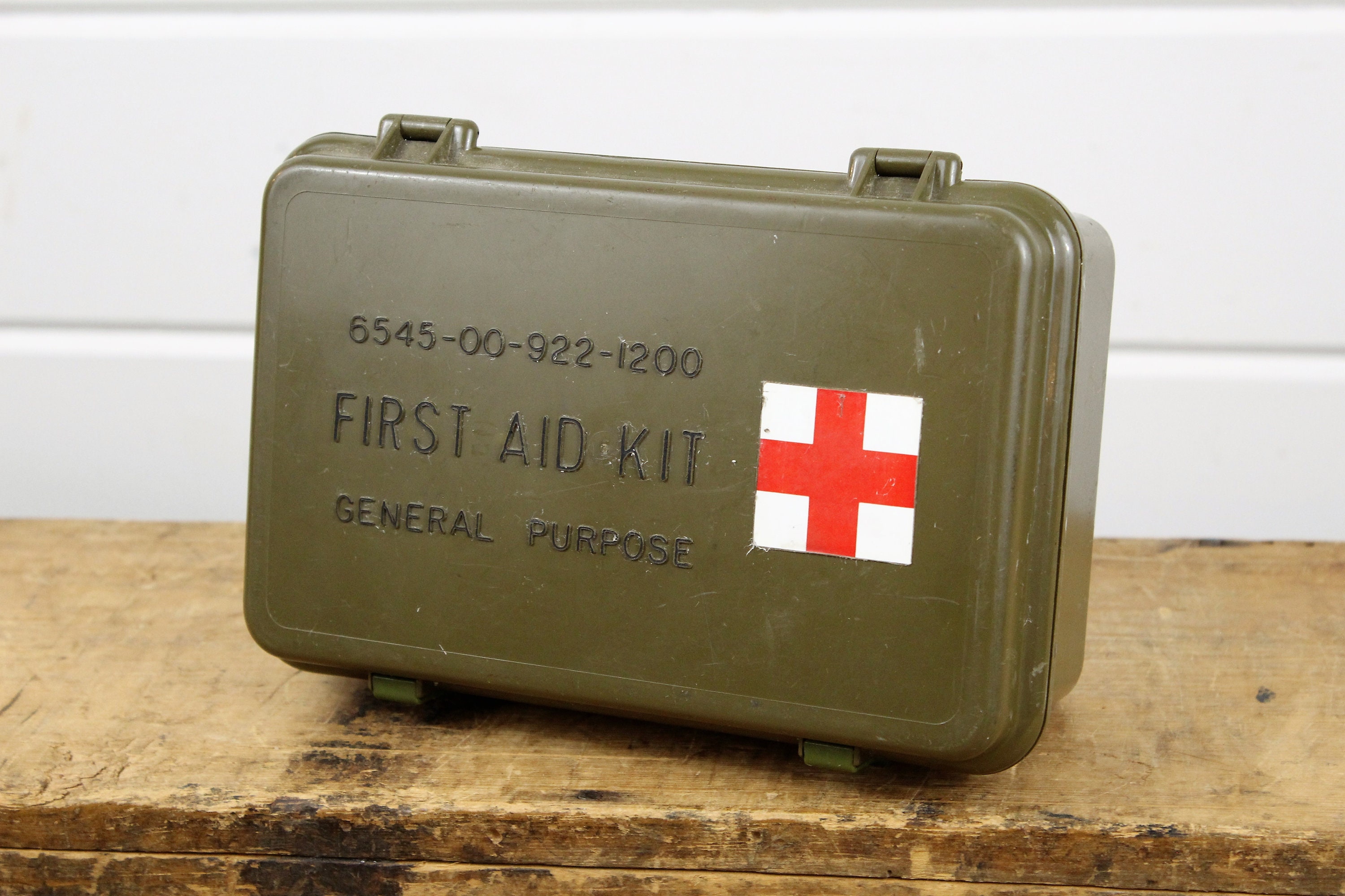 US Army First Aid Kit Box 米軍 ミリタリー ステンシル U.S Military First Aid Kit | Duluth Trading Company