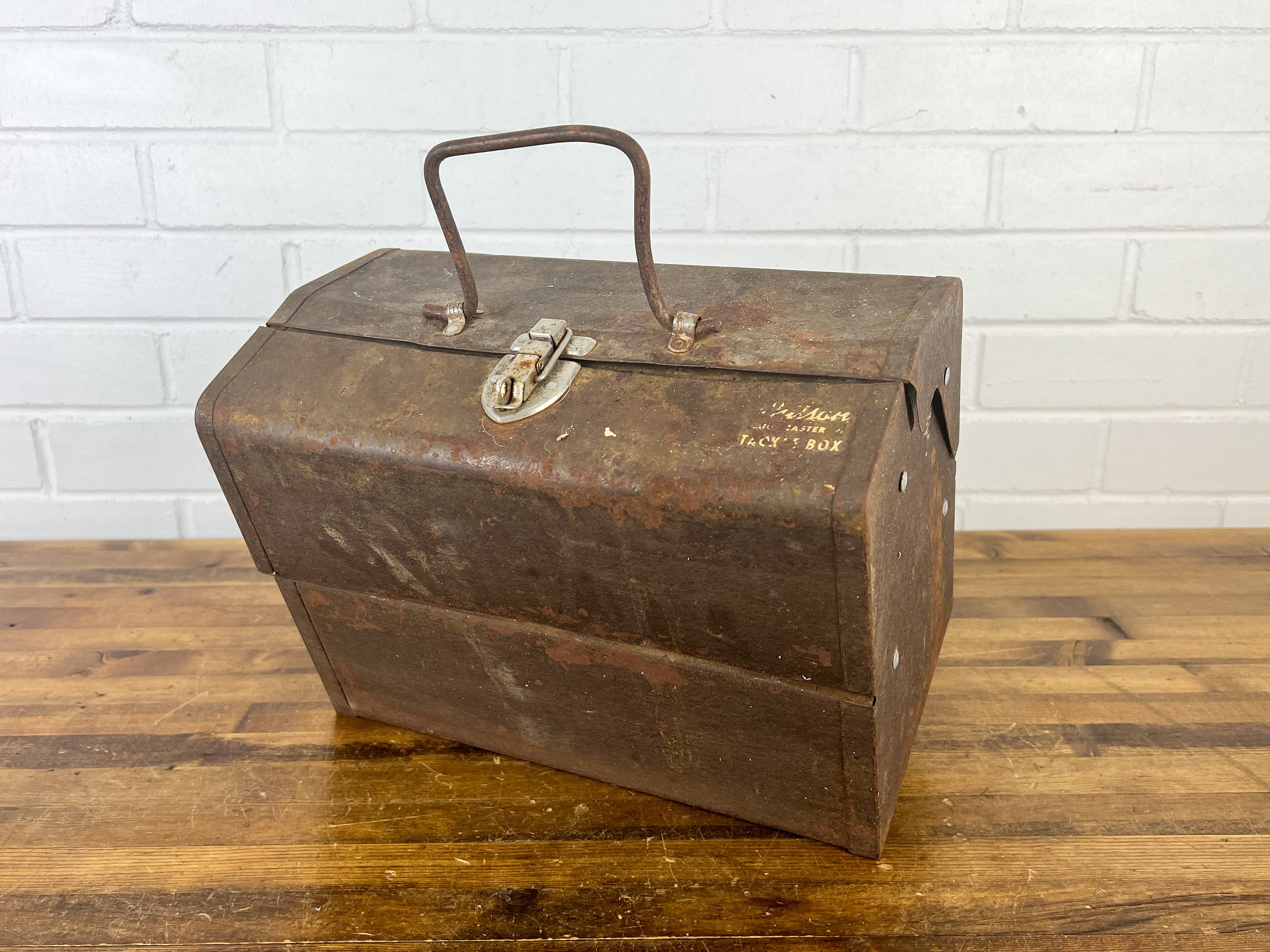 Vintage Distressed Wilson Tackle Box With Trays Old Fishing Decor