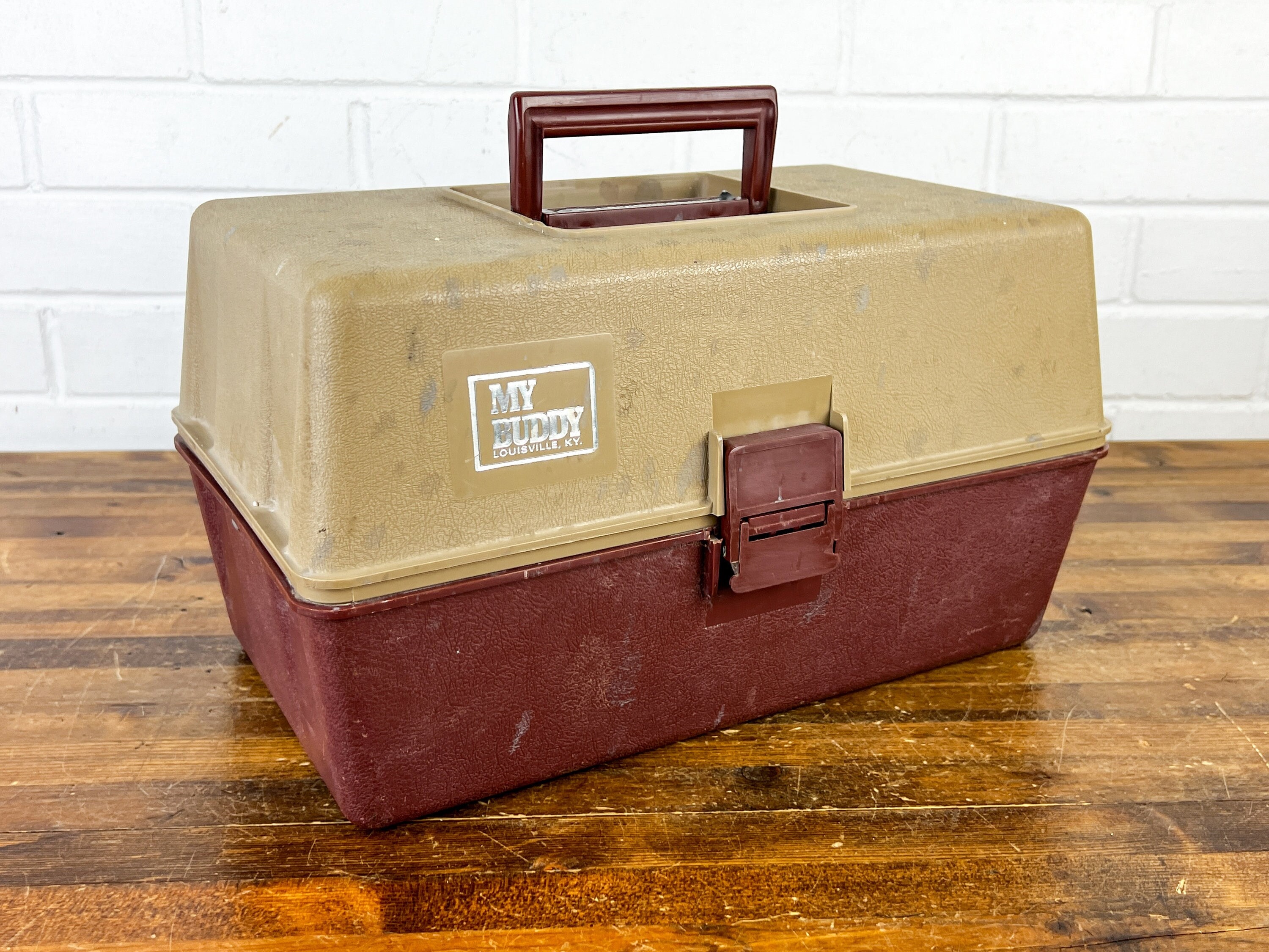 Vintage My Buddy fishing tackle box — Kitsch, please!