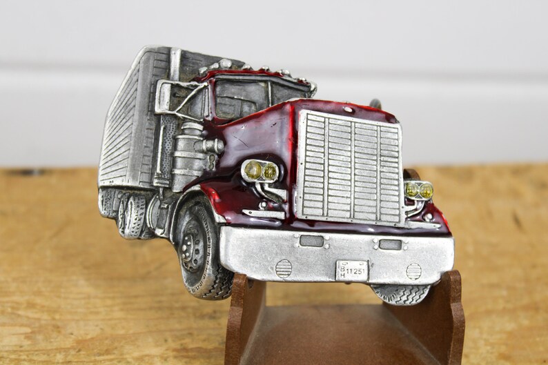 1977 Vintage Trucker Belt Buckle Trucking Big Rig Vintage Mack Truck Tractor Cab