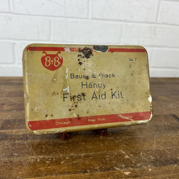 Distressed Vintage Metal First Aid Kit Box Old Medical Decor Medical Supply Case Metal Storage Box Rustic Bathroom Decor