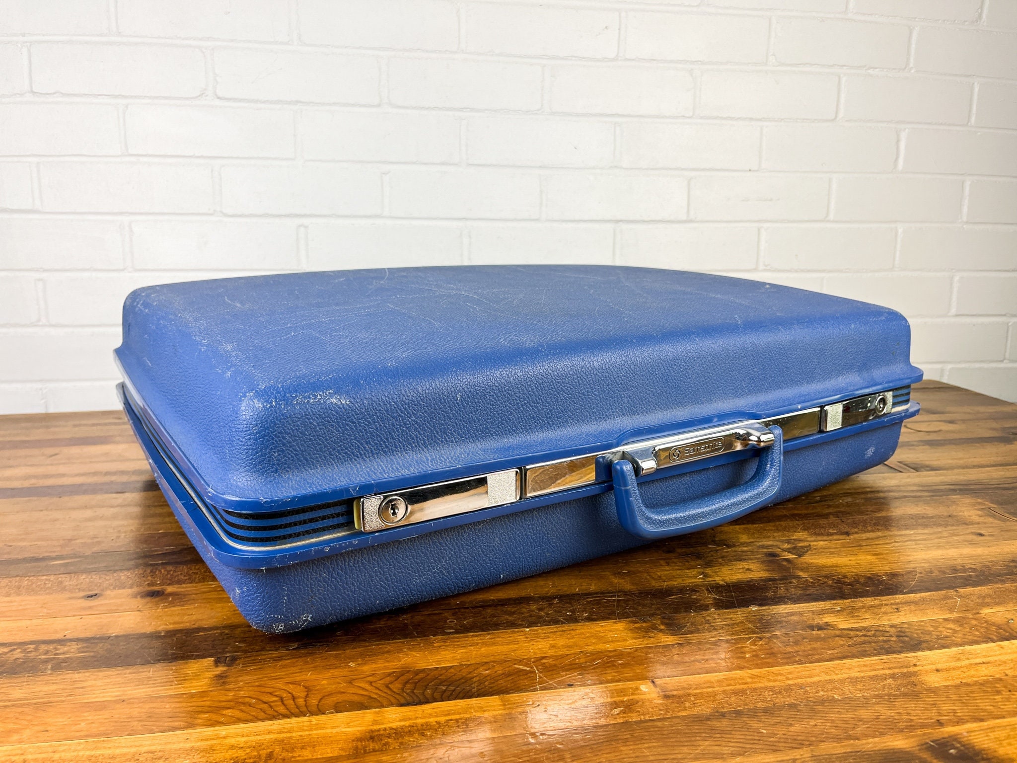 VIntage~Suitcase~Travel Smart Suitcase~Blue~Luggage~26.25 x 19.0 x 7 3/8