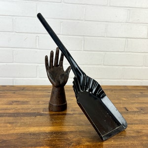Glossy Black Vintage Galvanized Metal Hand Shovel Old Rustic Decor Coal Ash Shovel with Long Handle Industrial Salvage Relic