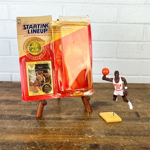 1991 Vintage Michael Jordan Figurine Starting Lineup Basketball Card Golden Coin Chicago Bulls Collectible 90s Michael Jordan Jumping Figure