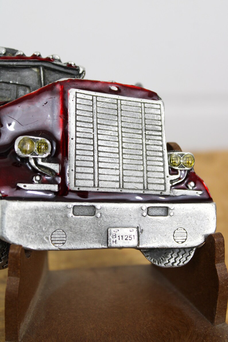 1977 Vintage Trucker Belt Buckle Trucking Big Rig Vintage Mack Truck Tractor Cab