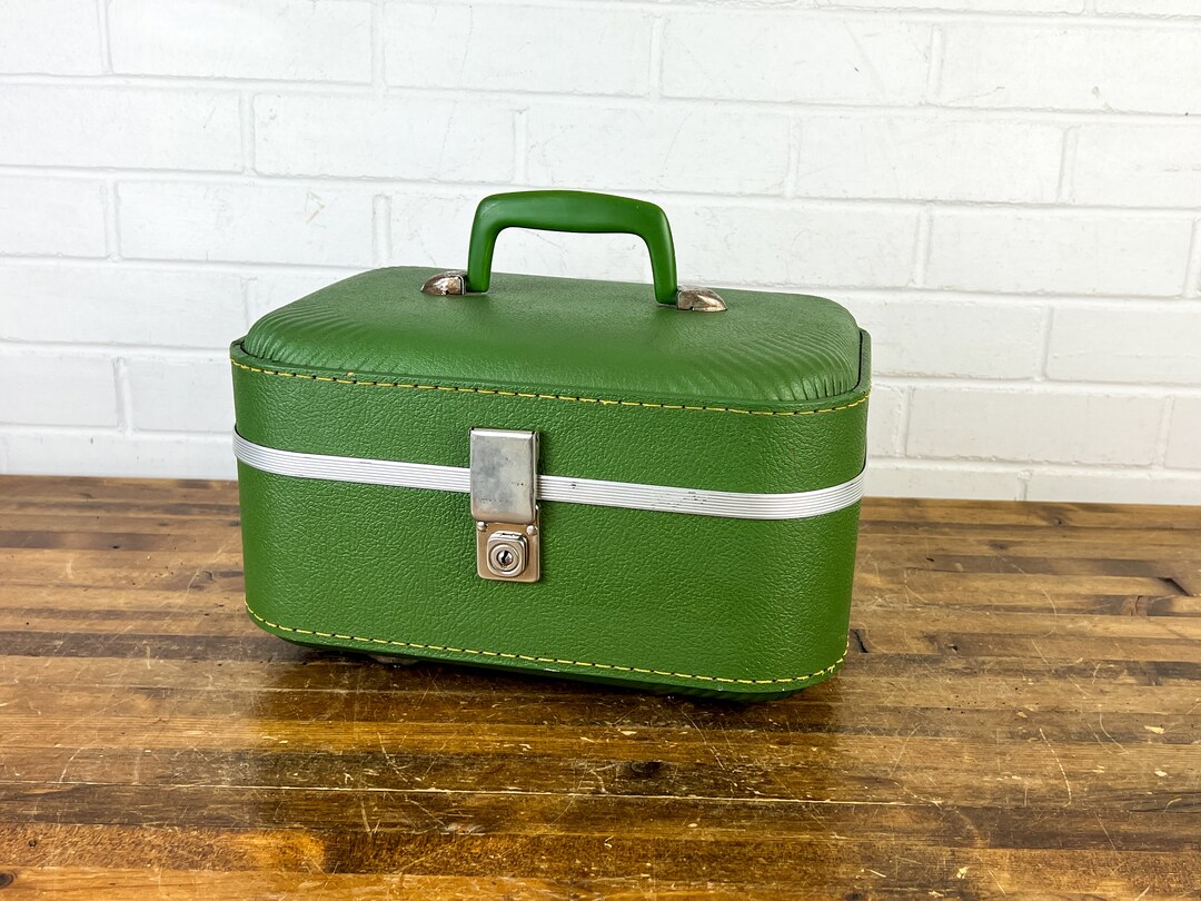 Vintage Green Train Case With Silver Accents Distressed Makeup Etsy