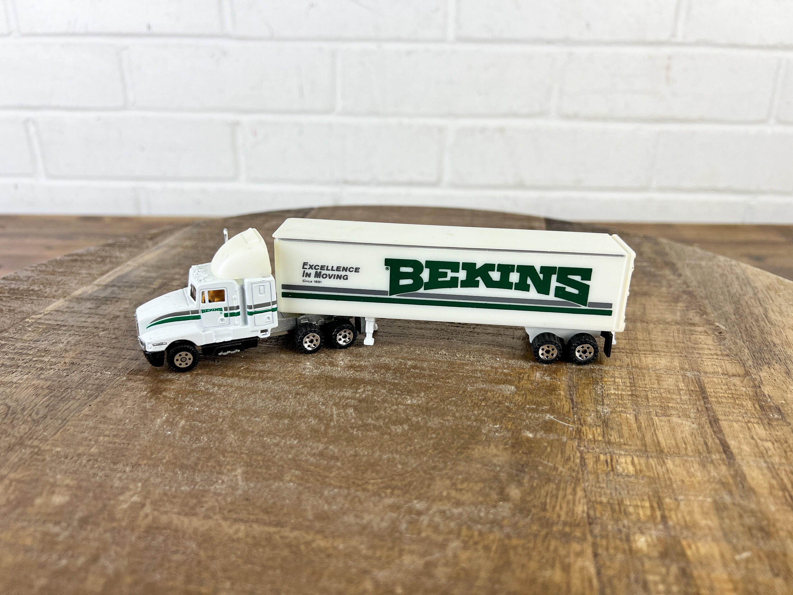コレクション A die-cast replica semi truck kith My Die-Cast Truck Collection | Flickr